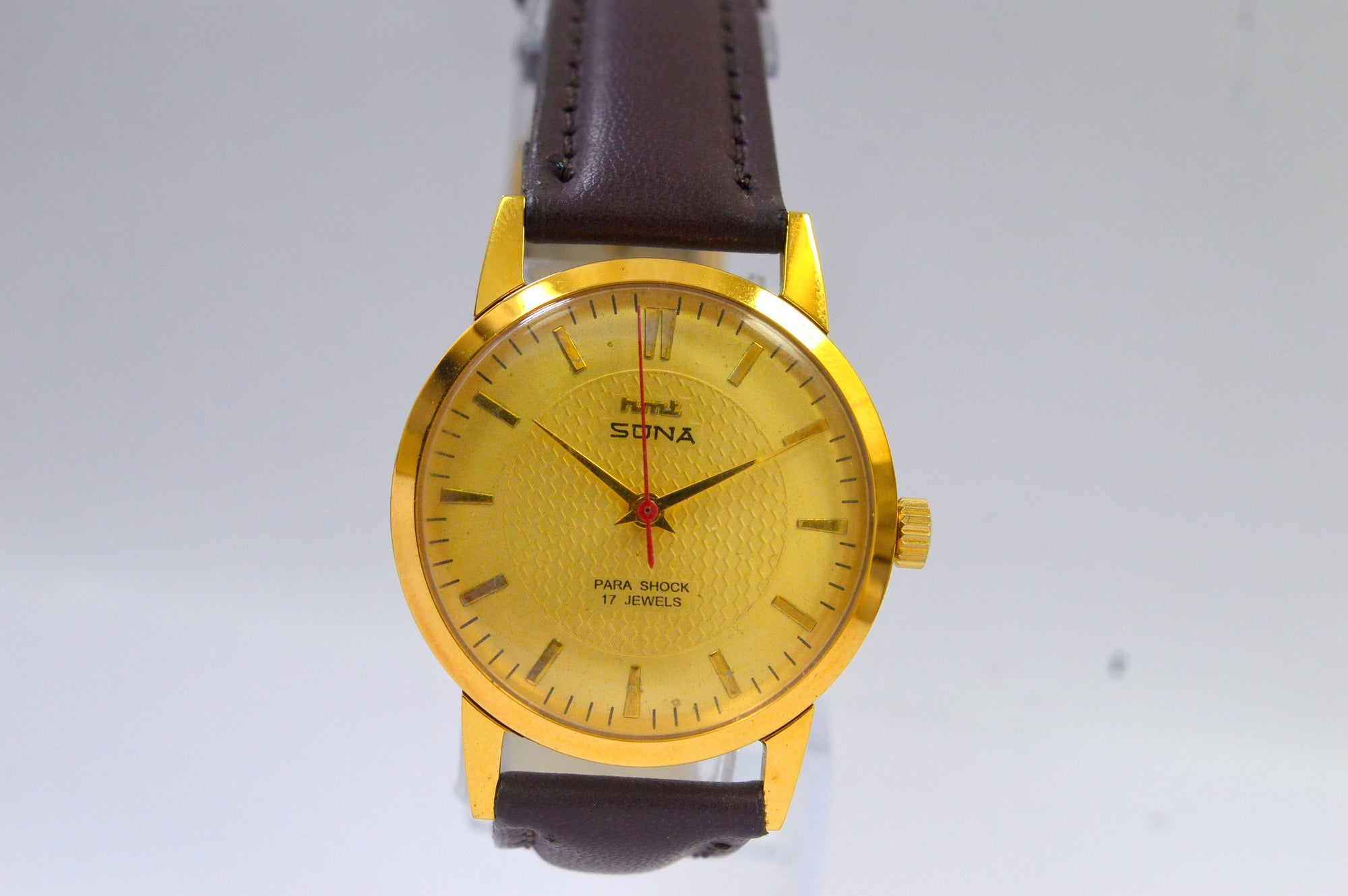 Hmt Sona Golden Dial 17 Jewels Analog Wrist Watch For Men