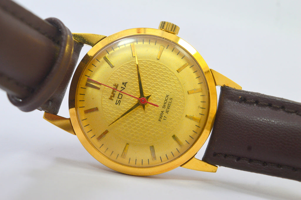 Hmt Sona Golden Dial 17 Jewels Analog Wrist Watch For Men