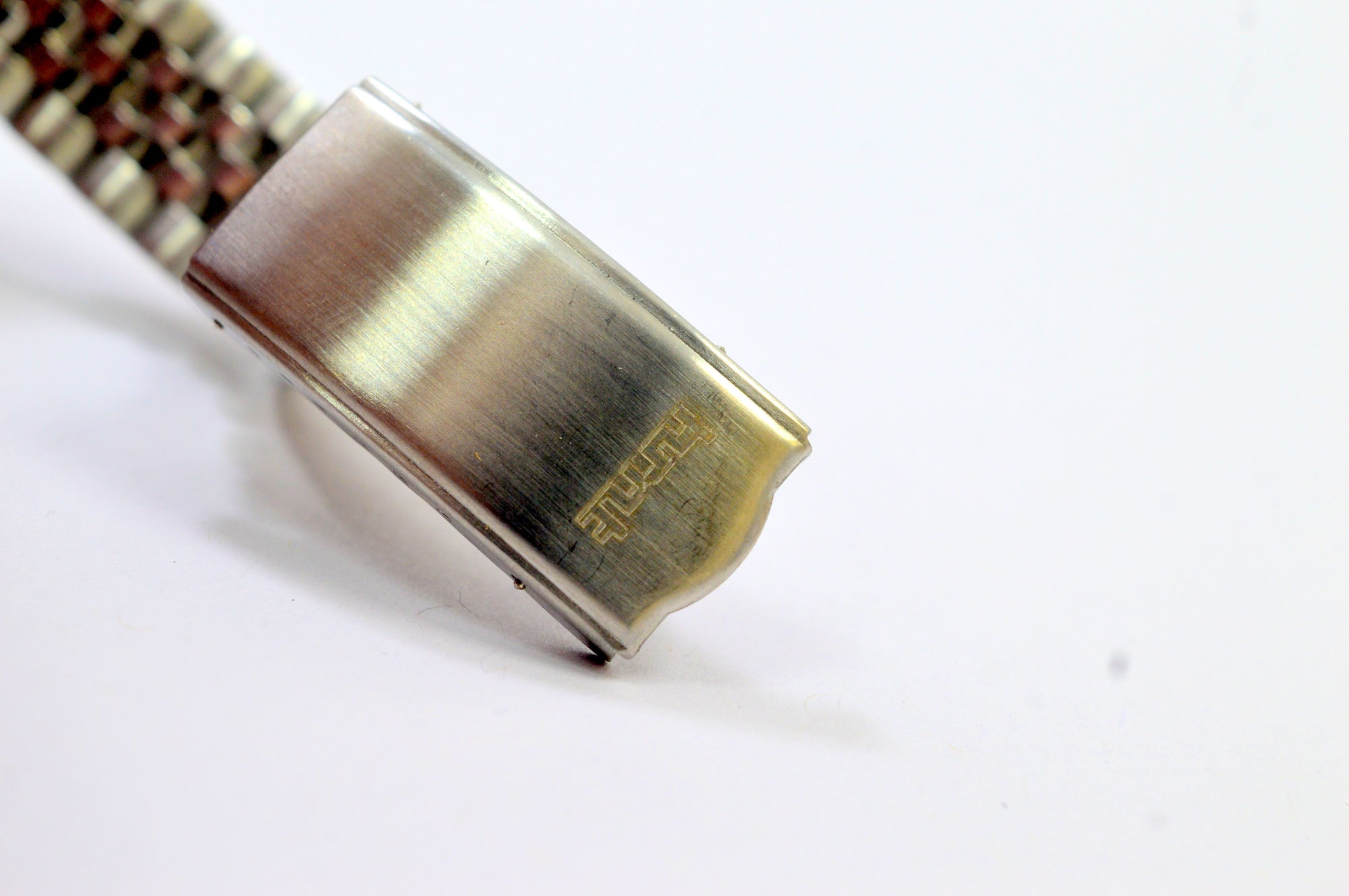 Hmt Janata Red Dial Hindi Figure Analog 17 Jewels  Wrist Watch For Men